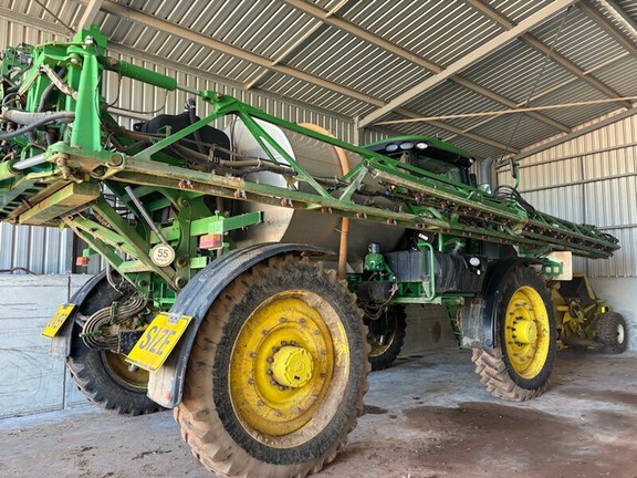 513930-R4060-John-Deere-Sprayer